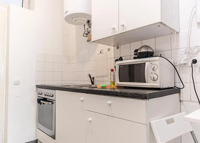 Beautiful 1br In Meidling Apartamento Viena