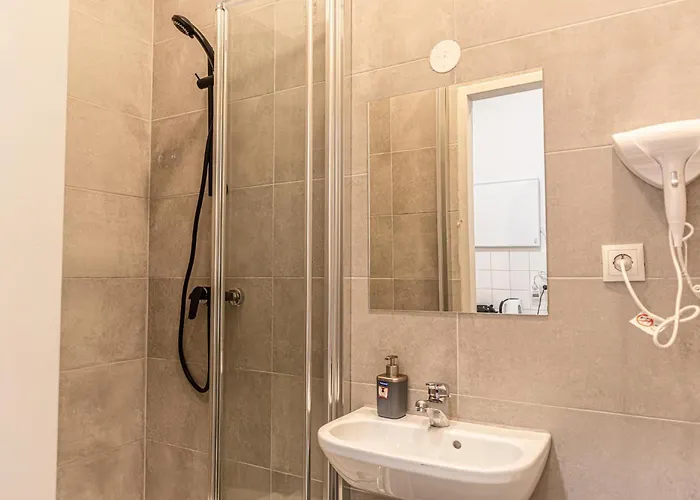 Beautiful 1br In Meidling Apartamento